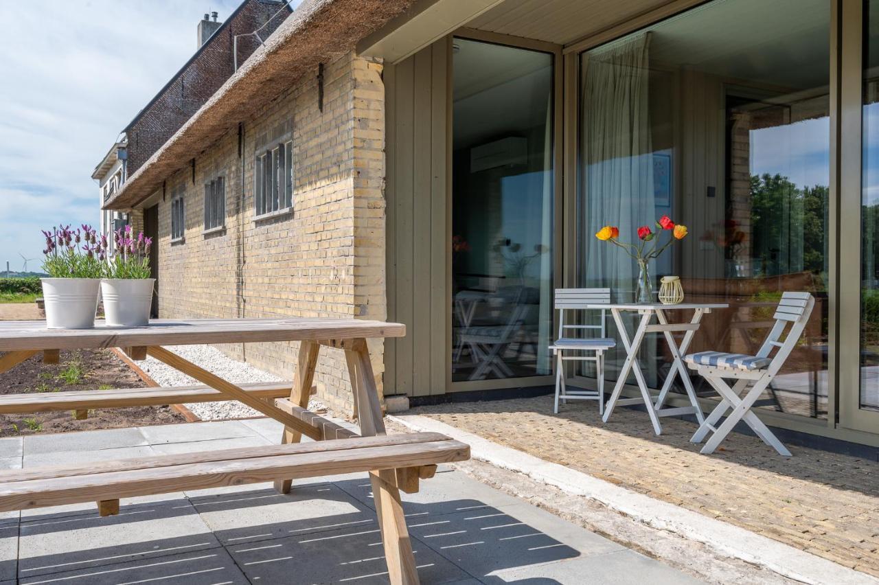 Appartement De Dageraad In Monumentale Boerderij Kimswerd Ngoại thất bức ảnh